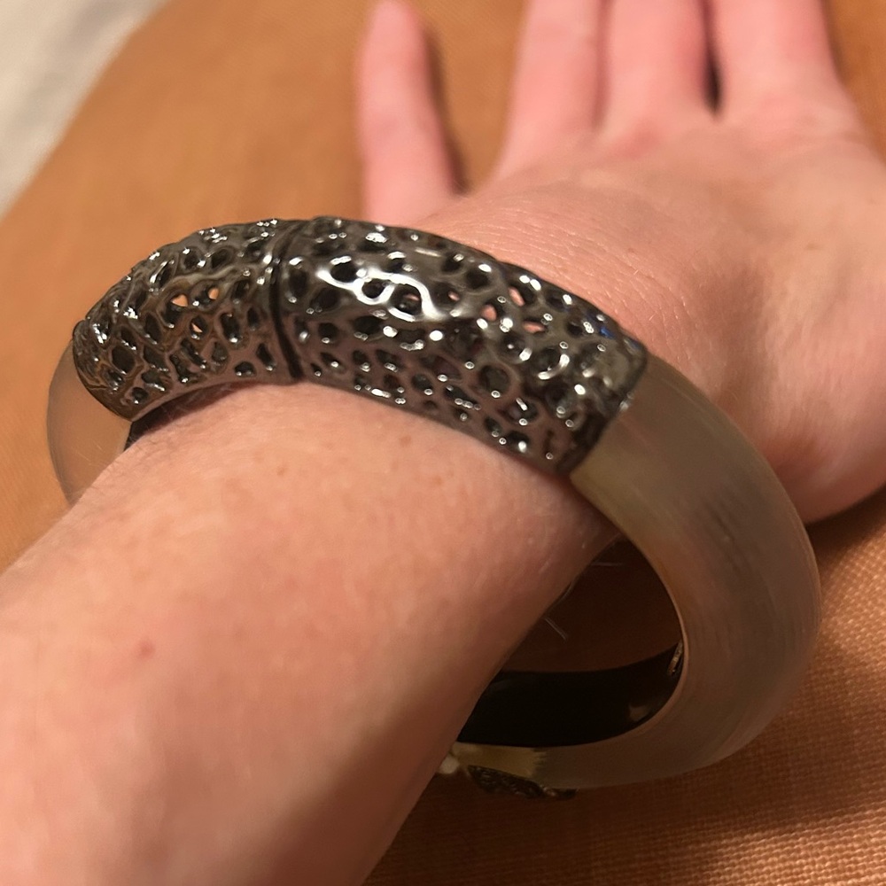 Alexis Bittar Lucite bracelet - Picture 3 of 10